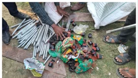 কুমিল্লায় ককটেল তৈরির সরঞ্জাম ও জিআই পাইপ উদ্ধার