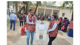 ত্রয়োদশ জাতীয় সংসদ নির্বাচন, কেন্দ্রে যাচ্ছে ব্যালট, ভোটবাক্স