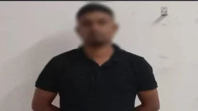 র&zwj;্যাব পরিচয়ে চাঁদাবাজি, নকল ওয়াকিটকিসহ যুবক আটক