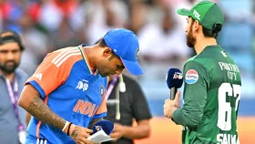 'এবার কি হ্যান্ডশেক হবে'- যা বললেন সূর্যকুমার-সালমান