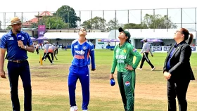 ভারত-পাকিস্তানের মেয়েরা হ্যান্ডশেক করেনি, ছেলেরা কি করবে?