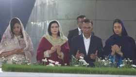 শহীদ জিয়া ও খালেদা জিয়ার সমাধিতে প্রধানমন্ত্রী