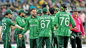 বাদ পড়ার শঙ্কা উড়িয়ে সুপার এইটে পাকিস্তান