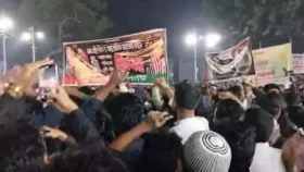 শহীদ মিনারে জাতীয় পার্টির ব্যানার দেখে &lsquo;ভুয়া ভুয়া&rsquo; স্লোগান