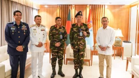 সশস্ত্র বাহিনী বিভাগে অফিস করলেন প্রধানমন্ত্রী
