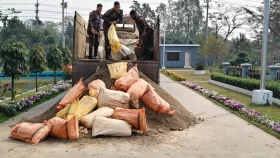 হবিগঞ্জে বালুভর্তি ট্রাক থেকে ৪০ লাখ টাকার ভারতীয় জিরা জব্দ