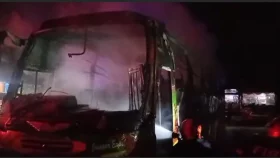 চাঁদপুরে পার্কিং করা বাসে ভয়াবহ আগুন