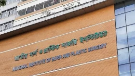 উত্তরায় রেস্টুরেন্টে আগুনে দন্ধ ৭ জনকে বার্ন ইনস্টিটিউটে ভর্তি