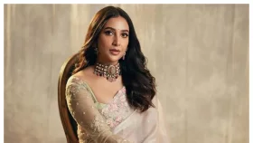 দুবাইয়ে আটকা পড়েছেন শুভশ্রী