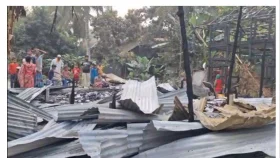 কোটালীপাড়ায় অগ্নিকাণ্ডে মাদরাসা পুড়ে ছাই