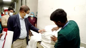 হাসপাতালে দালালচক্রের বিরুদ্ধে কঠোর অবস্থানে স্বাস্থ্যমন্ত্রী