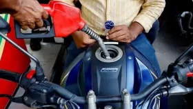 বাইকে ২ ও প্রাইভেটকারে ১০ লিটারের বেশি নয়