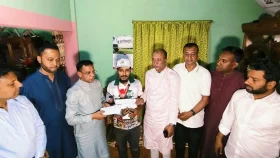 গাজীপুরে পুলিশের গুলিতে আহত হোসেনের পাশে প্রধানমন্ত্রী