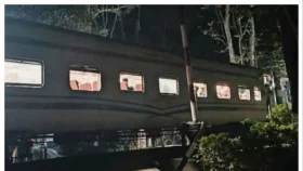 লাউয়াছড়া বনে এক ঘণ্টা আটকা ছিল কালনী এক্সপ্রেস