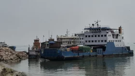 পাটুরিয়া-দৌলতদিয়া রুটে ২ ঘণ্টা পর ফেরি চলাচল শুরু&nbsp;