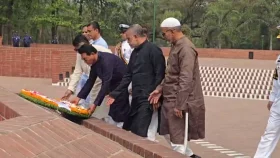 জাতীয় স্মৃতিসৌধে চিফ হুইপ-হুইপদের শ্রদ্ধা