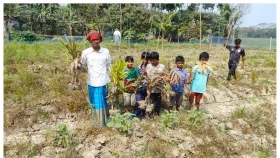 গোপালগঞ্জে ৩ ভাই ও দুলাভাইয়ের হামলা-মামলায় অতিষ্ঠ গ্রামবাসী