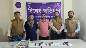কেরানীগঞ্জে ৩ পিস্তল ও ১২ রাউন্ড গুলিসহ গ্রেপ্তার ২