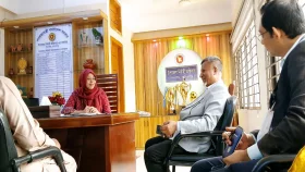 ছদ্মবেশে সিংগাইর উপজেলা অফিসে হাজির জনপ্রশাসন প্রতিমন্ত্রী