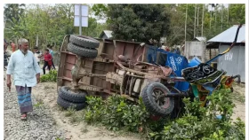 কোটচাঁদপুরে ট্রেনের ধাক্কায় লাটাহাম্বা চালক নিহত