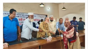 কুলাউড়ায় প্রধানমন্ত্রীর ঈদ উপহার কার্যক্রমের উদ্বোধন করলেন এমপি শকু