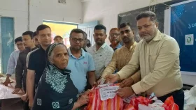 পার্বতীপুরে শতাধিক অসহায় মানুষ পেল ঈদ উপহার