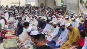 বায়তুল মোকাররমে ঈদের প্রথম জামাত অনুষ্ঠিত