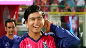&lsquo;বৈভব পেশাদার নয়, রাতে আইসক্রিম খায়&rsquo; -আরসিবি তারকার মন্তব্যে তোলপাড়