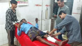 লক্ষ্মীপুরে আধিপত্য বিস্তার নিয়ে দু'গ্রুপের মধ্যে গোলাগুলি, পথচারী গুলিবিদ্ধ
