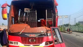 নারায়ণগঞ্জে বাসচাপায় নারী নিহত