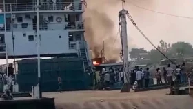 বাস দুর্ঘটনার পর পাটুরিয়ায় ফেরিতে আগুন