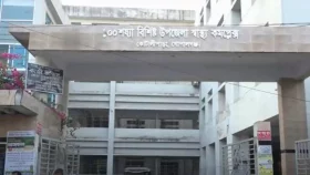 হাসপাতালে ঢুকে আহত ভাতিজাকে &lsquo;কুপিয়ে&rsquo; জখম