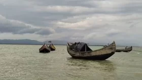 ৩ নৌকাসহ ১৩ জেলেকে ধরে নিয়ে গেছে আরাকান আর্মি