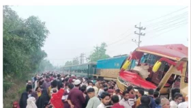 কুমিল্লায় বাস-ট্রেনের সংঘর্ষের তদন্ত প্রতিবেদন, যা জানা গেল