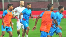 আজ সিঙ্গাপুরকে হারিয়ে ইতিহাস গড়তে চান জামাল-হামজারা