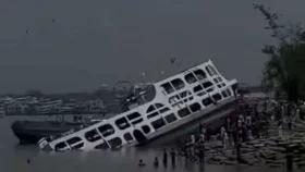 বরিশালে চরমোনাই মাহফিলের লঞ্চডুবি