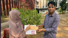 অর্থাভাবে ভর্তি হতে না পারা শিক্ষার্থীর পাশে দাঁড়ালেন ছাত্রদল নেতা শাওন