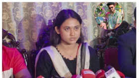গায়ক অন্তুর যৌন নির্যাতনের বিবরণ দিলেন অভিনেত্রী