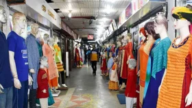 রাত ৮টার মধ্যে দোকান-শপিংমল বন্ধের সিদ্ধান্ত