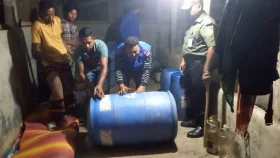 তেল মজুদের দায়ে ব্যবসায়ীর কারাদণ্ড
