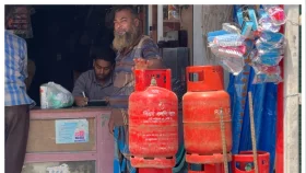 দুই দিনের ব্যবধানে গ্যাসের দাম বৃদ্ধি, ভোগান্তিতে গ্রাহক&nbsp;