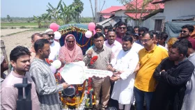 প্রধানমন্ত্রীর উপহার পেলেন রাজশাহীর সেই টুলি বেগম &nbsp;