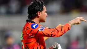 আচরণবিধি ভঙ্গের দায়ে অভিষেক শর্মাকে তিরস্কার, কাটা গেল ম্যাচ ফি