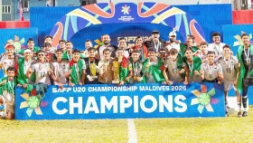 সাফজয়ী ছেলেদের ছাদখোলা বাসে সংবর্ধনা দেওয়ার চেষ্টা করব: ক্রীড়া প্রতিমন্ত্রী
