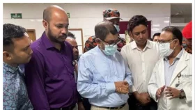 লাইটার কারখানায় আগুন, দগ্ধদের দেখতে বার্ন ইনস্টিটিউটে স্বাস্থ্যমন্ত্রী