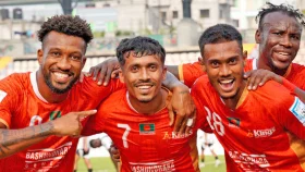 ৫-০ থেকে ৩ দিনের ব্যবধানে ২-১ গোলে জিতলো বসুন্ধরা কিংস
