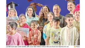 বেইলি রোডে নাটক দেখলেন প্রধানমন্ত্রী