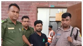 রাজধানীতে আনসার সদস্যদের হাতে ছিনতাইকারী আটক