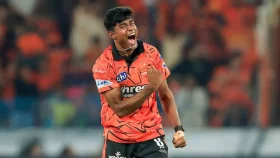 মায়ের গয়না বিক্রি থেকে আইপিএলে ৪ উইকেট: বিহারের সাকিবের জয়যাত্রা