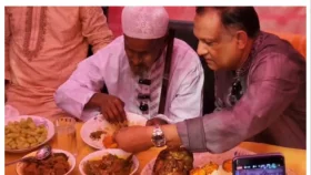 ১৮ বছর পর মিনু মিয়াকে নিজ হাতে ভাত খাওয়ালেন বস্ত্র ও পাট প্রতিমন্ত্রী